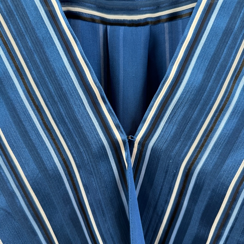 White House Black Market Blue Striped Blouse (Size Small) - Picture 4 of 8